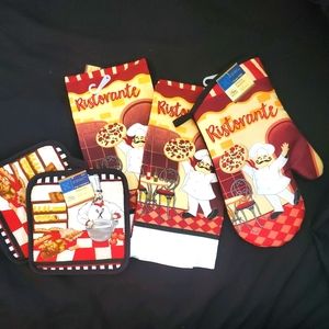 Kitchen Towels & Pot Holders